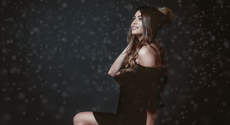 EMMA MUSCAT esce “Moments Christmas Edition”