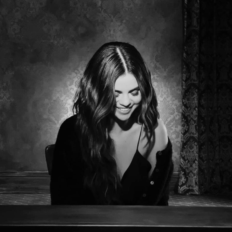 Video: SELENA GOMEZ – Look At Her Now