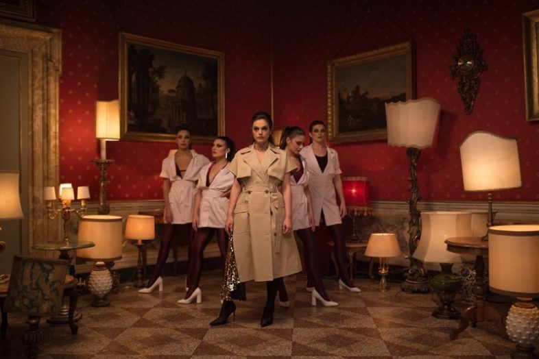 Video: MARGHERITA VICARIO – Giubbottino