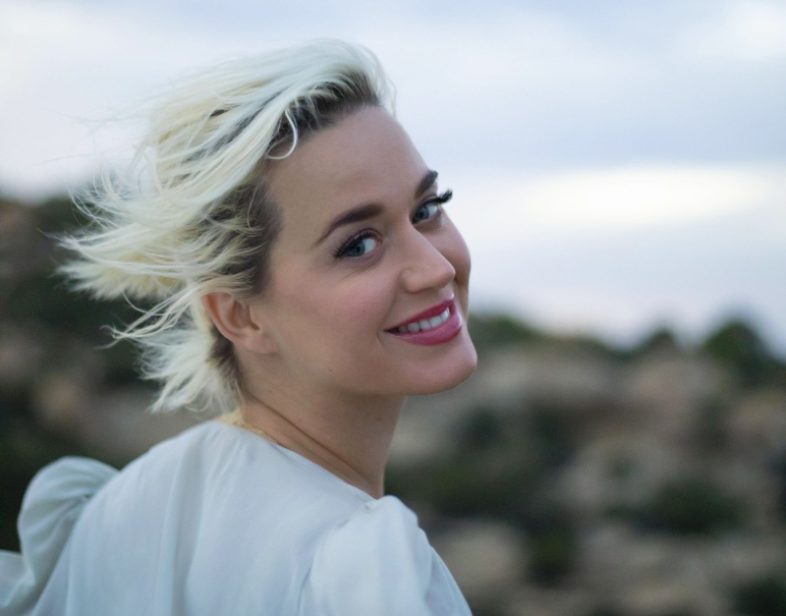 Video: KATY PERRY – Daisies