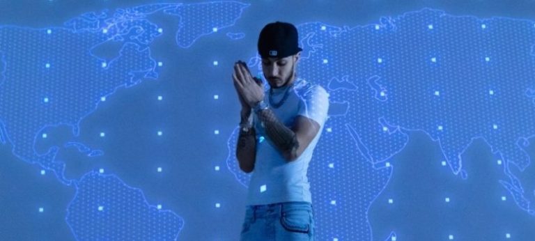CAPO PLAZA debutta alla numero uno della classifica album e vinili ...