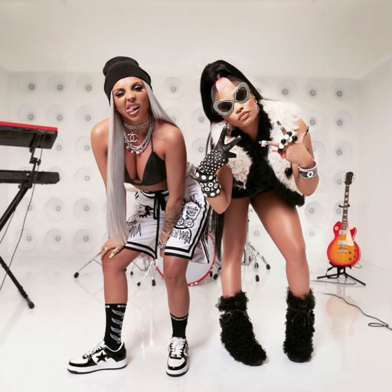 JESY NELSON (Little Mix) e NICKI MINAJ guarda il video di “Boyz”