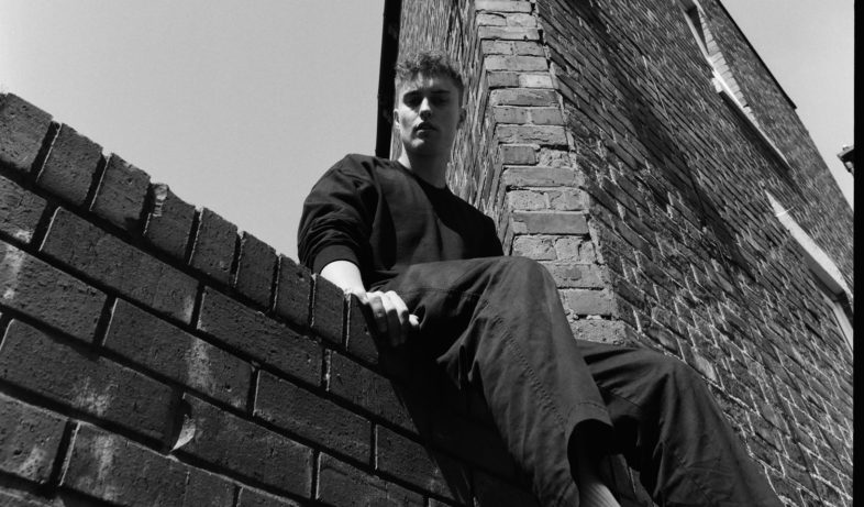 SAM FENDER esce il nuovo album “Seventeen Going Under”