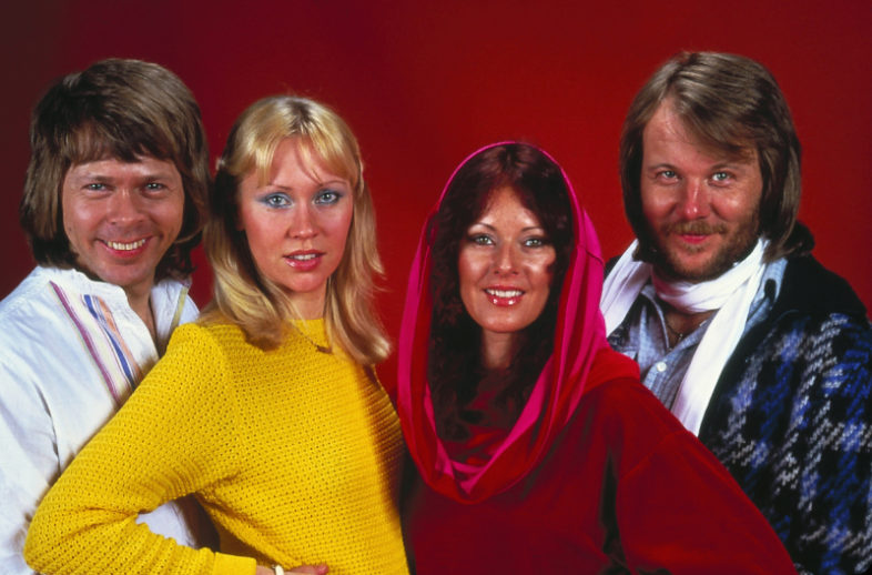 In occasione dell’apertura del loro tour esperienziale esce ABBA – Box Album Box set + Vinili Picture