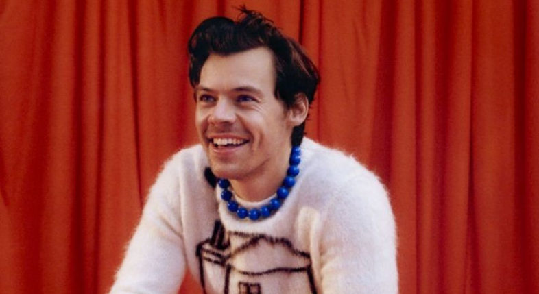 HARRY STYLES ritorna in vetta della chart album, vinili e singoli in Uk