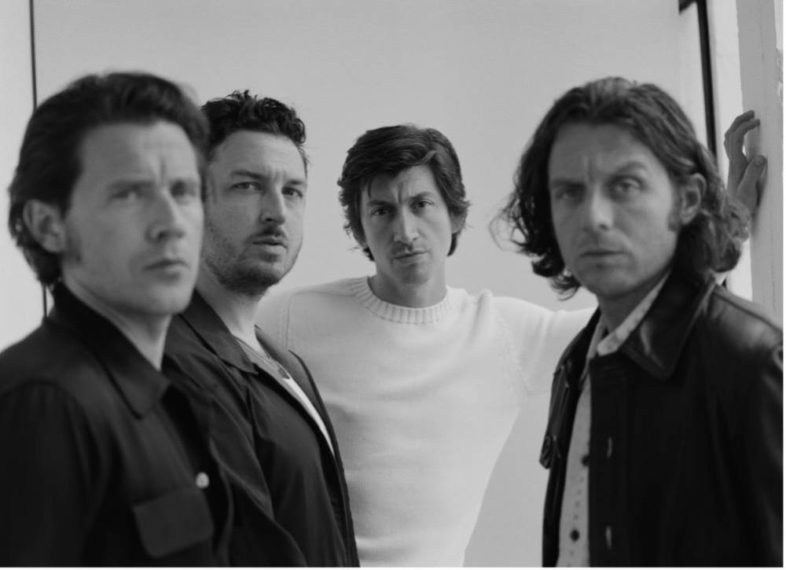 ARCTIC MONKEYS il nuovo singolo “Sculptures Of Anything Goes” [Guarda il video]