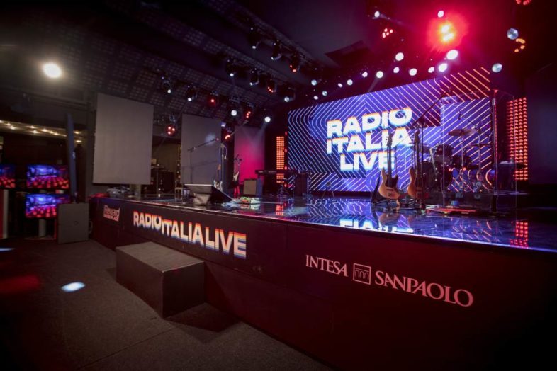 RADIO ITALIA LIVE dal 4 novembre tornano gli appuntamenti con la musica live. BAGLIONI il primo concerto