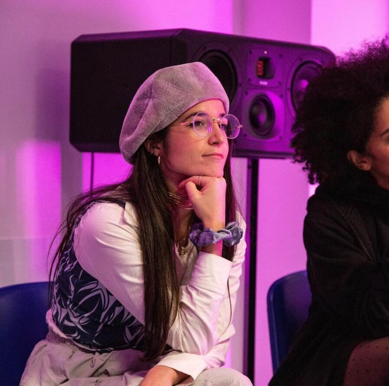 La lotta al gender gap nella musica, annunciate due borse di studio per sole donne. Intervista a ELASI