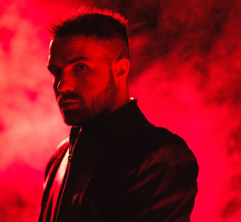 DRILLIONAIRE “10” Venti super feat. per il debutto discografico del producer