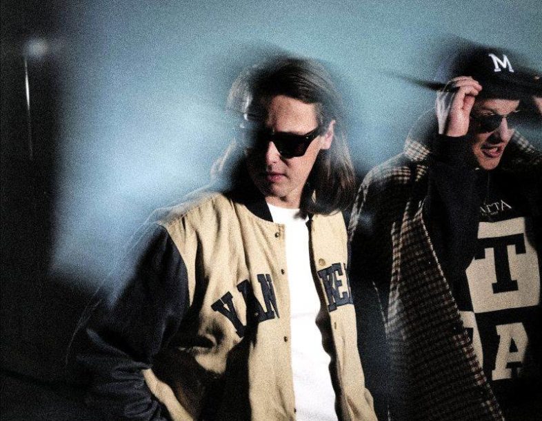 JUNGLE il nuovo singolo “Back On 74”. Guarda il video interattivo su WeTransfer