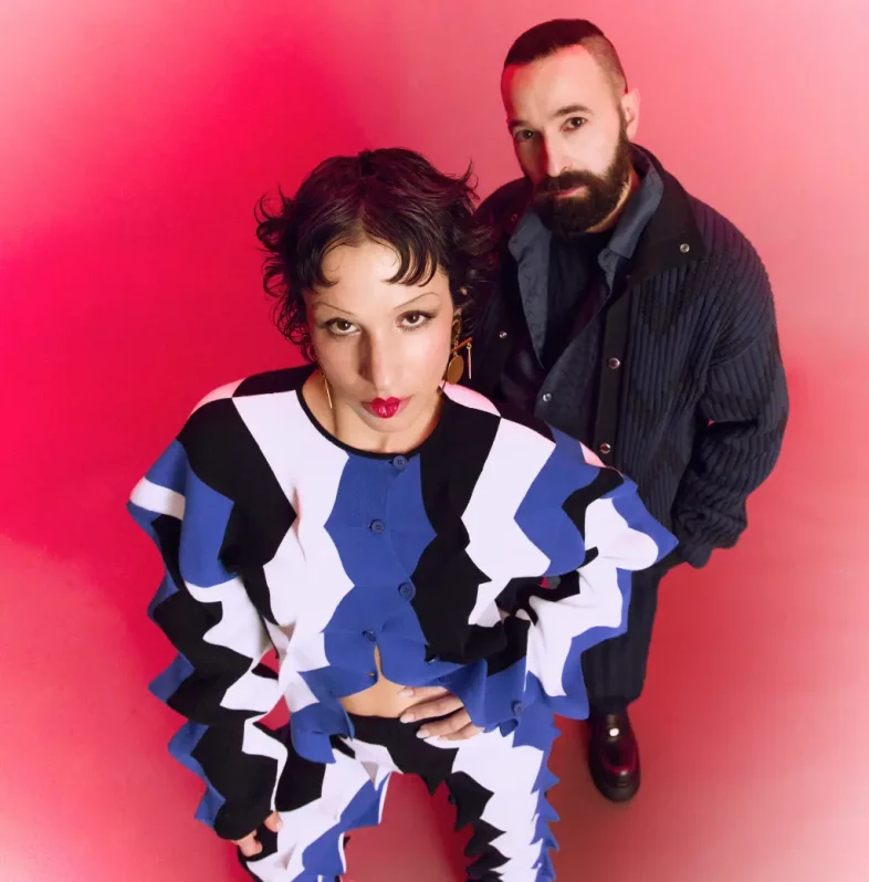 SANREMO 2025 dopo un mese: COMA_COSE primi in radio OLLY Re degli Streaming